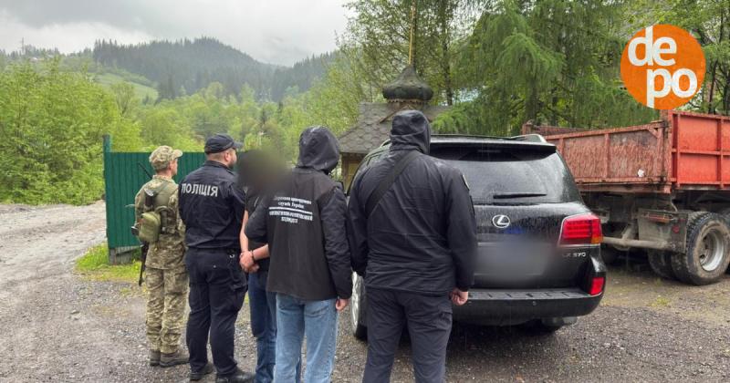 У Закарпатті затримали контрабандиста, який організував переправлення свого клієнта з Прикарпаття через річку Тису, після чого залишив його на місці (ФОТО) - новини Закарпаття та Ужгорода.