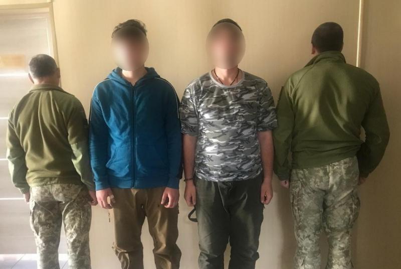 На Франківщині працівники прикордонної служби затримали двох чоловіків з Миколаївської області, які намагалися представитися туристами.