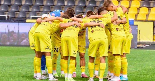 Буковина ледь не оступилася в матчі з Пробоєм, здобувши перемогу 4:1 у неймовірному поєдинку Першої ліги, що запам’ятався двома призначеннями пенальті та червоною карткою.