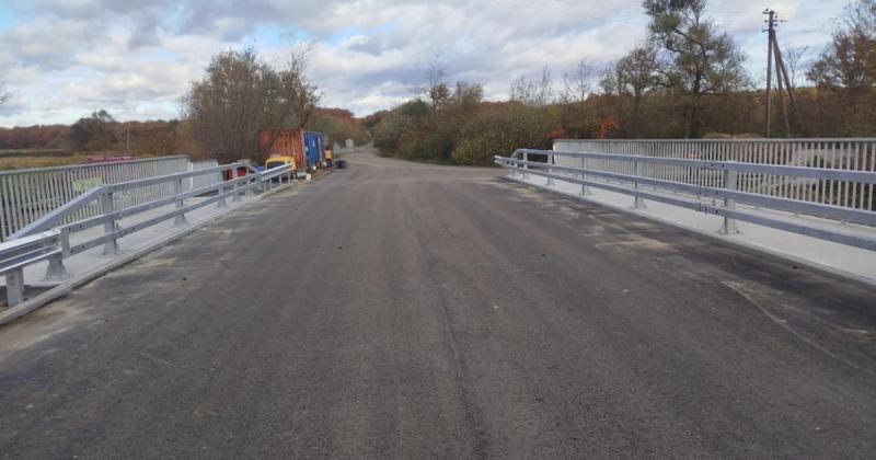 У Львівській області завершили реставрацію моста, роботи над яким розпочали 17 років тому. ФОТО