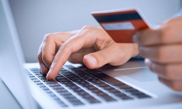 В Прикарпатському регіоні аферисти обманом отримали від жінки близько 10 тисяч гривень, представляючись з програмою 