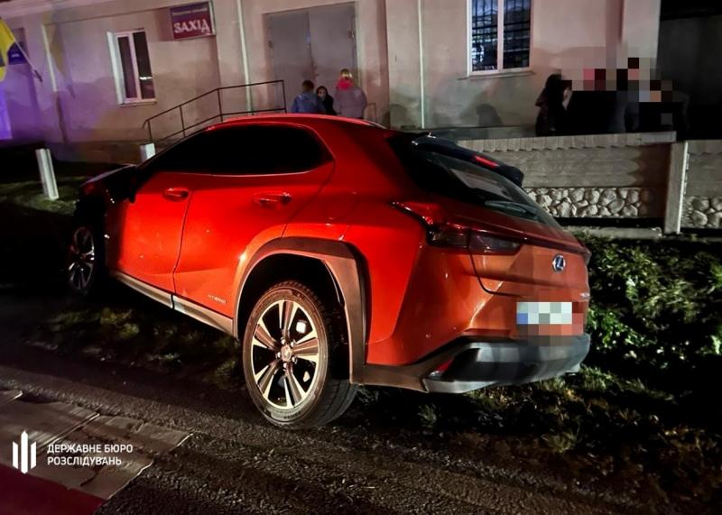 Трагічна аварія на Івано-Франківщині: суддя, керуючи Lexus, наїхала на двох пішоходів.