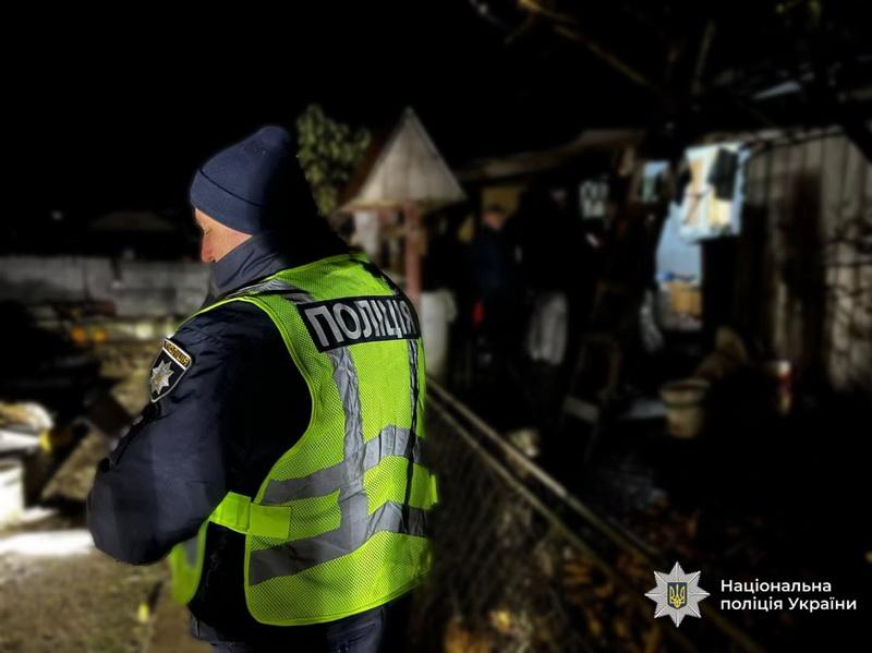 Внаслідок вибуху на Франківщині загинув 13-річний підліток, а його вітчим отримав травми.