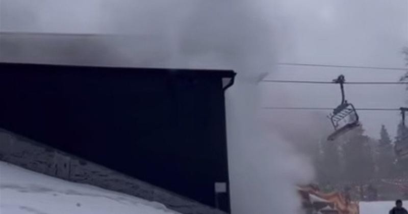Дим над лижним підйомником у 