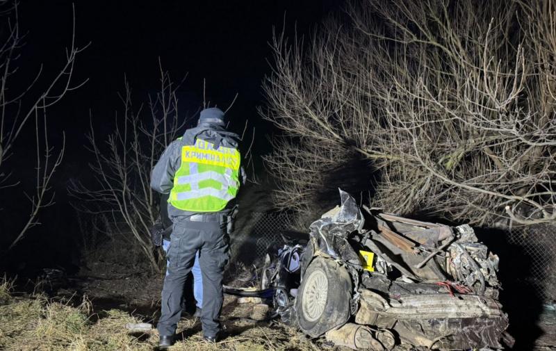 У Івано-Франківській області сталася аварія, внаслідок якої легковий автомобіль зіткнувся з вантажним транспортом. Tragically, в результаті інциденту загинули п'ятеро осіб.