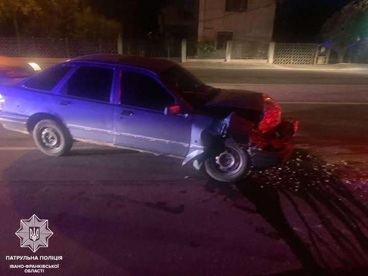 У Франківську 18-річний водій, який не мав водійських прав, викликав дорожньо-транспортну пригоду.