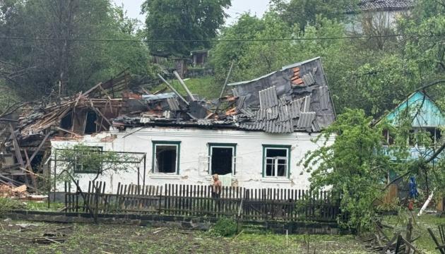 Голова Житомирської обласної військової адміністрації інформує про трьох загиблих та дев’ятьох травмованих в результаті удару з боку Російської Федерації.