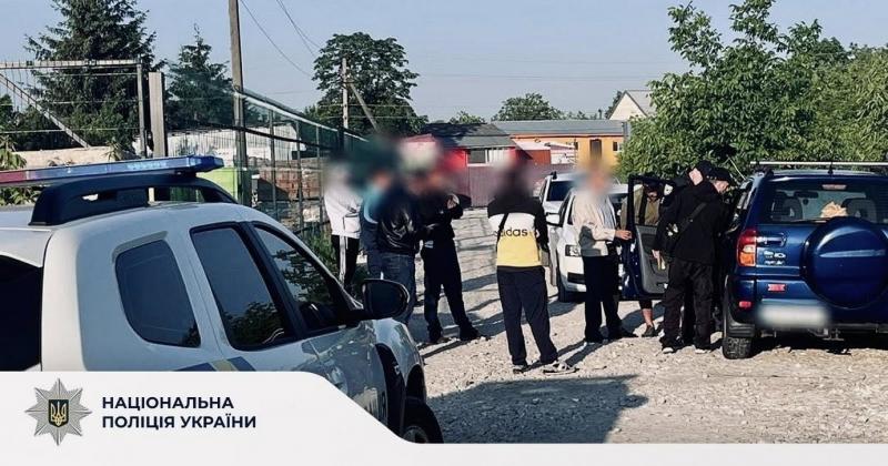 У Коломиї 38-річний чоловік здійснив крадіжку з будинку, викрав автомобіль і генератор.
