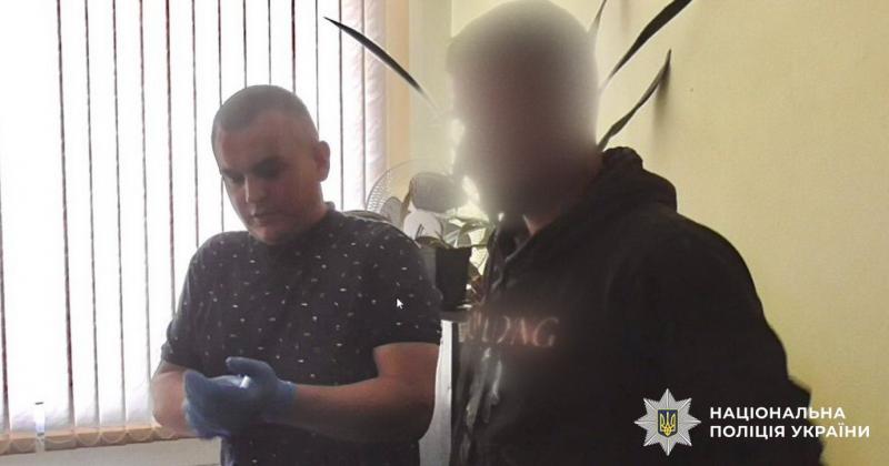 Правоохоронці з Коломийщини затримали трьох крадіїв, які в центрі міста вчинили грабіж стосовно двох чоловіків.