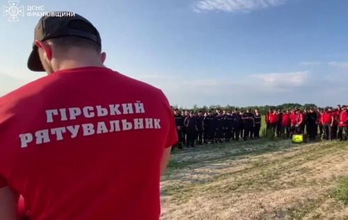 В Прикарпатті вже другу добу тривають пошуки шестирічного хлопчика.