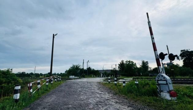 В Івано-Франківській області поїзд наїхав на неповнолітню дівчину.