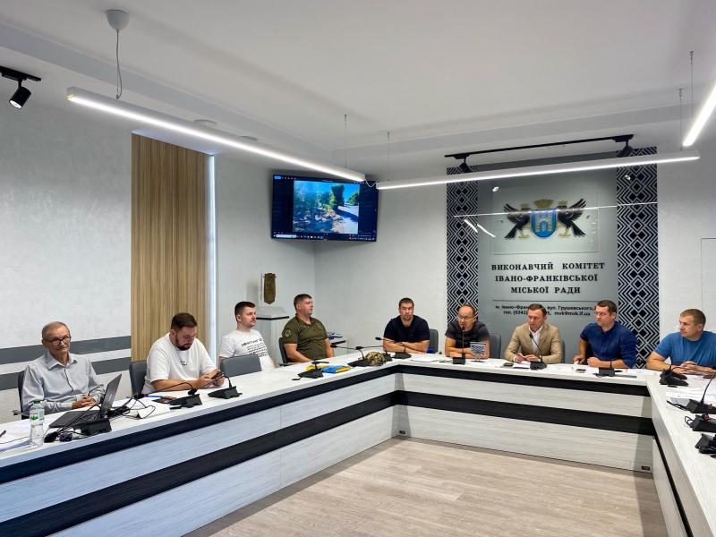 У Франківську планують встановлення світлофора на перехресті вулиць Надрічна та Хмельницького.