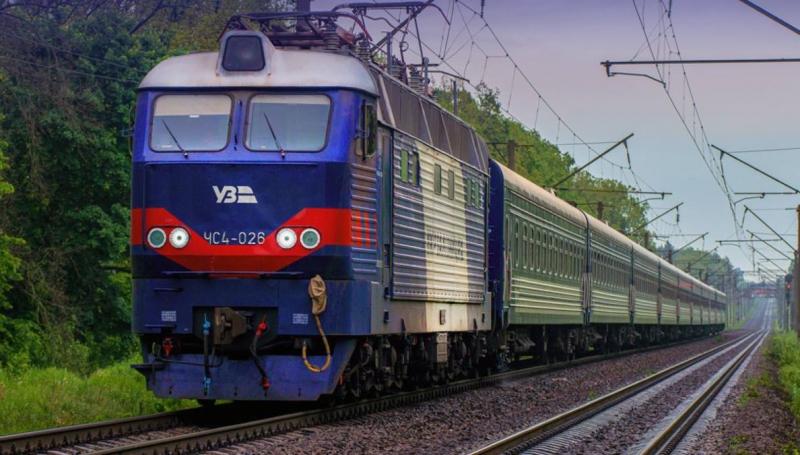Ужгородська залізниця оголосила про запуск нового додаткового потяга до Карпат, який курсуватиме між Львовом та Ворохтою.