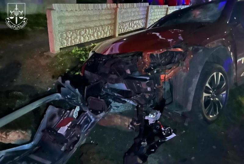 У Прикарпатті сталася трагічна подія: суддя наїхала на двох пішоходів, внаслідок чого один із них загинув.