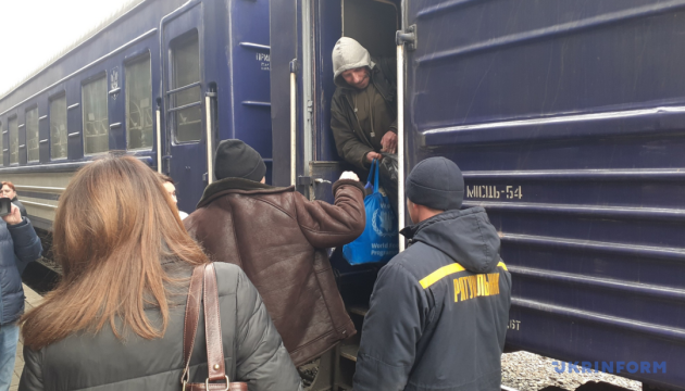 Протягом тижня з Донеччини евакуювали та розмістили 38 осіб, повідомляє обласна військова адміністрація.