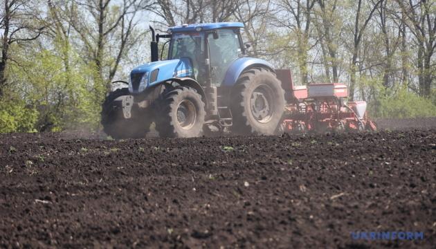 В Україні спостерігається зниження числа великих землевласників — як війна формує ринок землі.