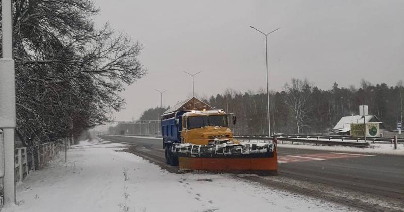 Ожеледиця та незначні опади: як організовано транспортний рух на автошляхах України -- Delo.ua