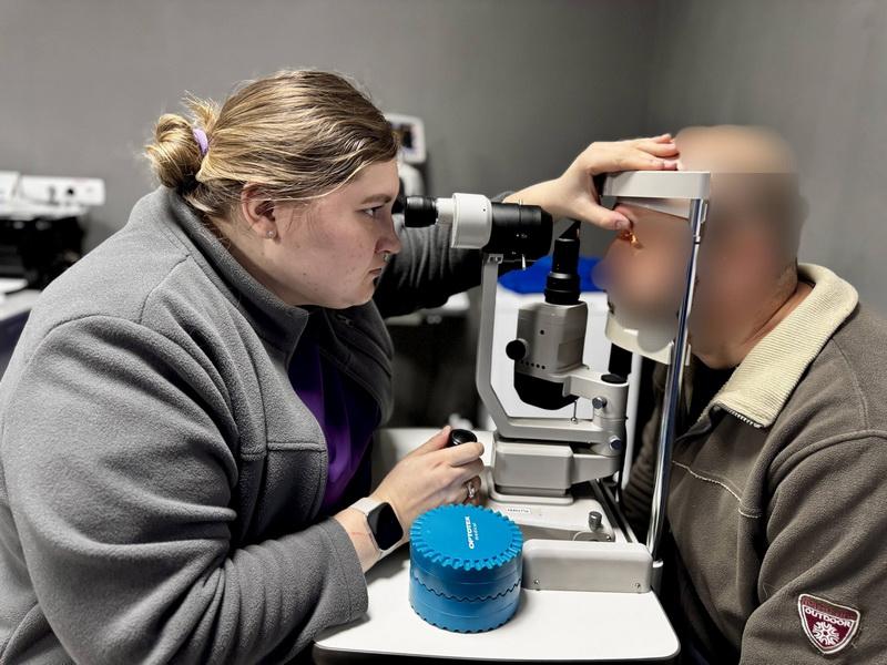 В Івано-Франківській центральній міській клінічній лікарні відновили зір військовослужбовцю.