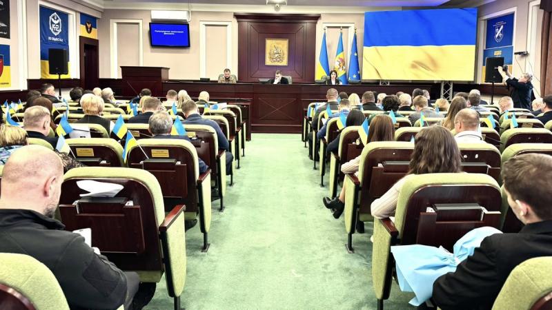Київська обласна рада прийняла рішення стосовно роботи УПЦ (МП), в регіоні функціонує більше 300 її парафій, повідомив депутат.