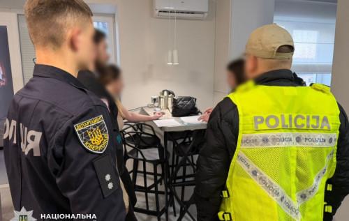 В Україні було виявлено мережу кол-центрів, які обманули громадян Європейського Союзу на суму понад 15 мільйонів гривень.