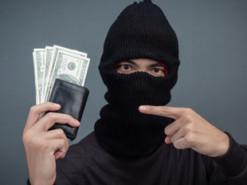 Шахраї дзвонять бізнесменам, представляючись податковими органами та вимагаючи фінансові кошти.