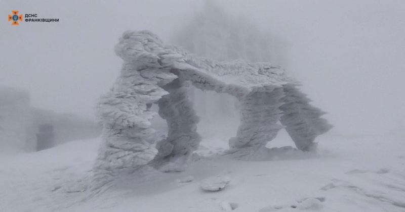 Зима знову завітала до Карпат: рятувальники наголошують на ризиках.