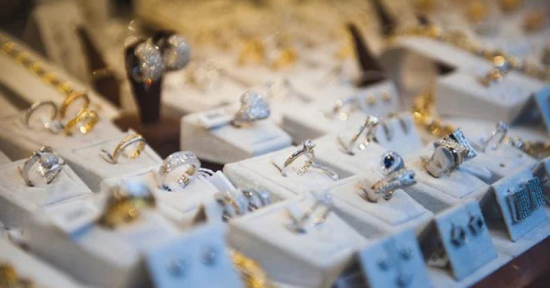 Незареєстрований продаж ювелірних виробів обернувся для бізнесмена штрафом понад 800 000 гривень -- Delo.ua