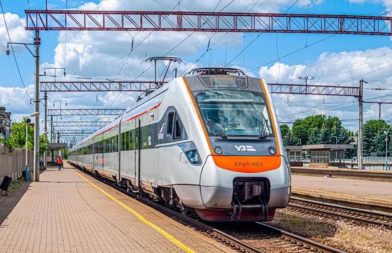 Не тільки для пільговиків: як можна безкоштовно отримати квитки на потяги - для пенсіонерів.