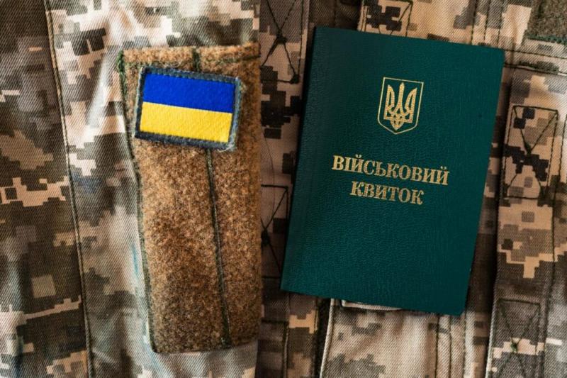 Івано-Франківський окружний адміністративний суд ухвалив рішення, згідно з яким військова частина повинна виплатити військовослужбовцю 1 мільйон гривень за постановою №153.