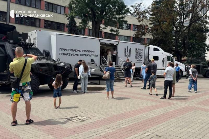 У Івано-Франківську відкрився мобільний рекрутинговий центр спеціального підрозділу 