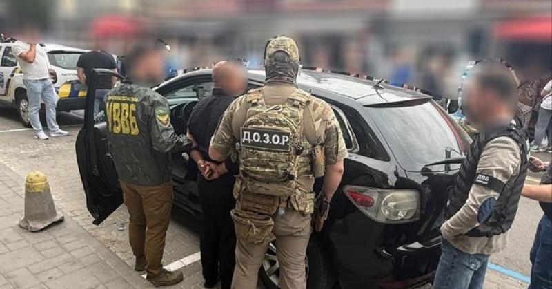 Прикордонники виявили мережу, що займалася незаконним переправленням чоловіків призовного віку через кордон. ФОТОрепортаж.