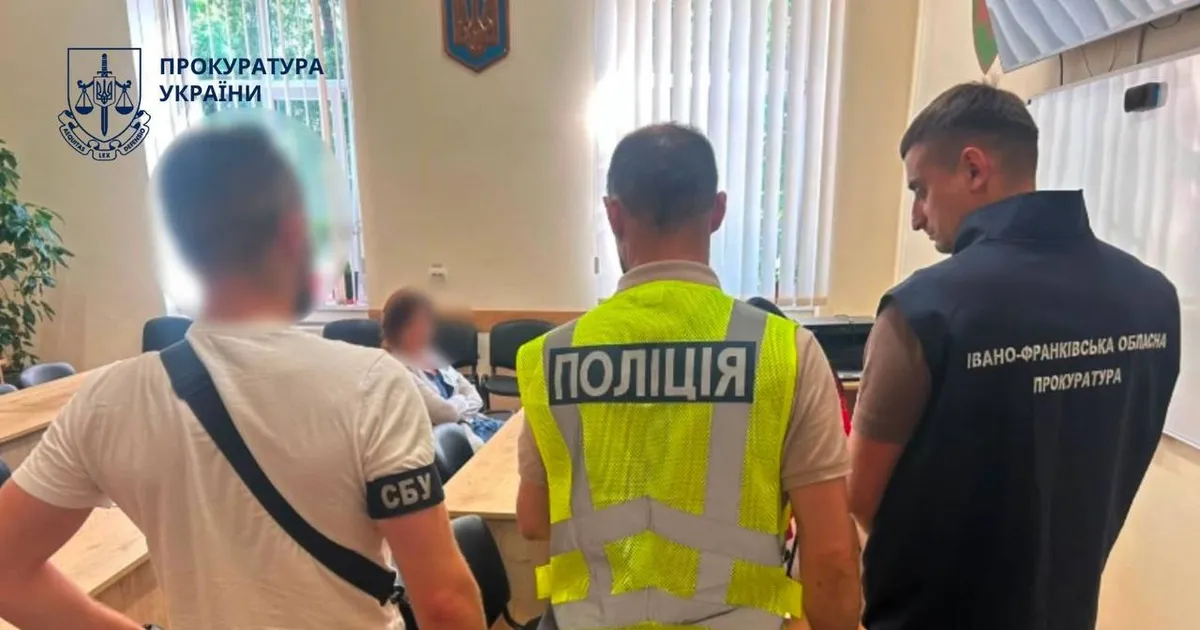 У Івано-Франківську виявили лікаря військової поліклініки, замішаного у корупційній діяльності.