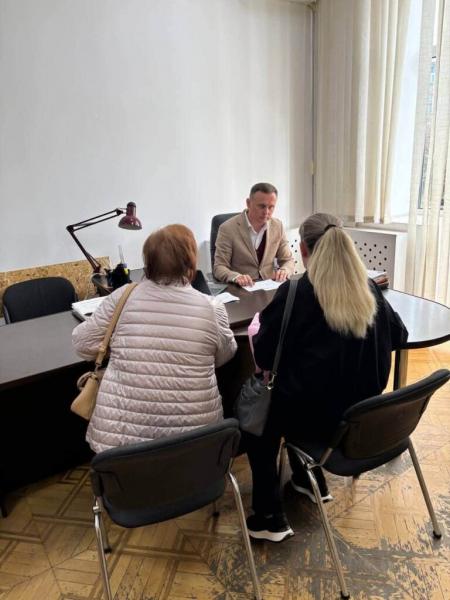 Смушак у Франківську закликав підтримати літніх батьків у здійсненні ремонту їхніх квартир і будинків.