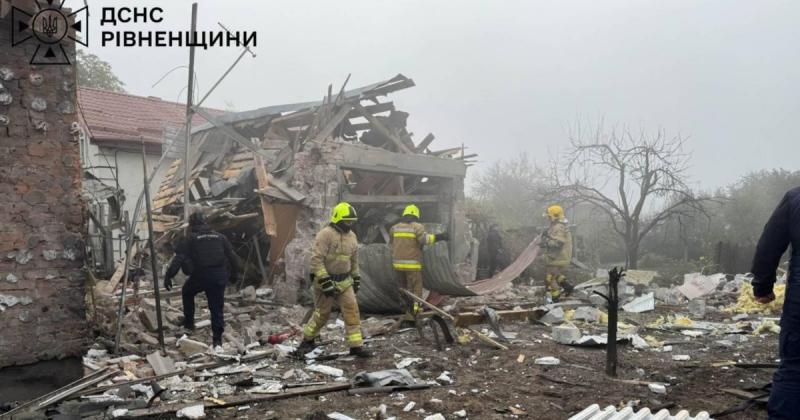 У Рівному внаслідок обстрілів з боку Росії загинула одна особа, також спостерігаються значні перебої в електропостачанні.